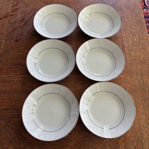 Noritake Ranier Pattern Classic Fruit Bowl - Picture 1 of 3